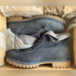 Timberland Heritage Roll Top Boots, Navy. Men’s size 9.. NEW in box never worn.